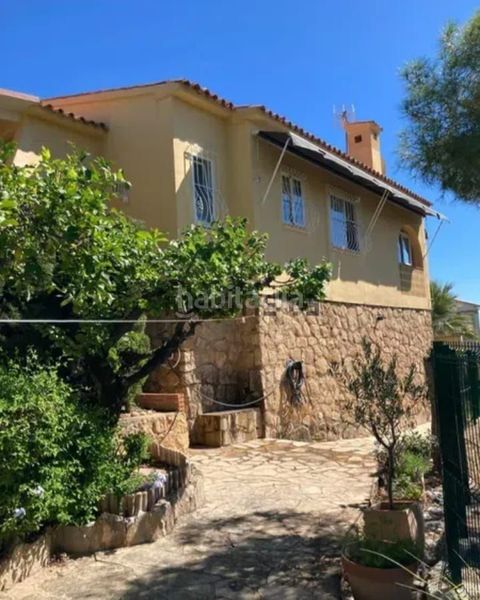 Foto fe59ad4c-922c-4005-adf4-27f479a7e587. Casa amb calefacció piscina a Coloma Nucia (la)