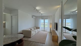 Apartament a Punta Prima. Exclusivo ático esquinero totalmente reformado con vistas panorá