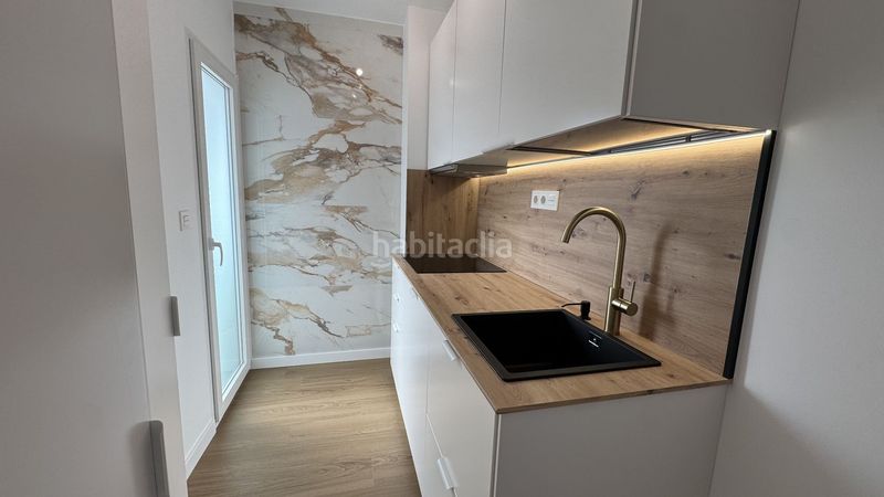 Foto c39949f6-da7d-45c0-965a-4d4e77a2702d. Apartament amb piscina a Punta Prima Torrevieja