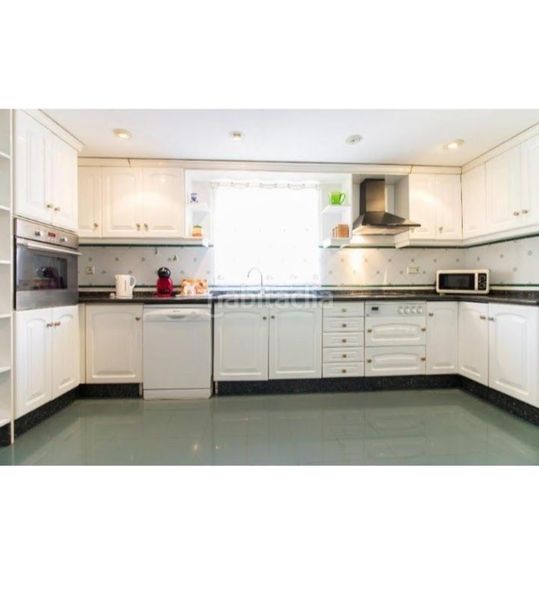 Foto 5a0f552c-130f-4a70-9a95-b079a4fecf7d. Apartament amb piscina a Playa Poniente Benidorm
