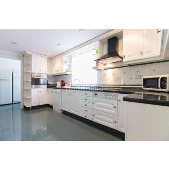 Foto 9962db9a-e999-4f6a-adeb-d66ce2274a71. Apartament amb piscina a Playa Poniente Benidorm