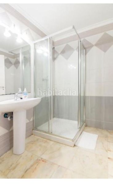 Foto e2811d11-ae59-4219-9342-df5446febbac. Apartament amb piscina a Playa Poniente Benidorm