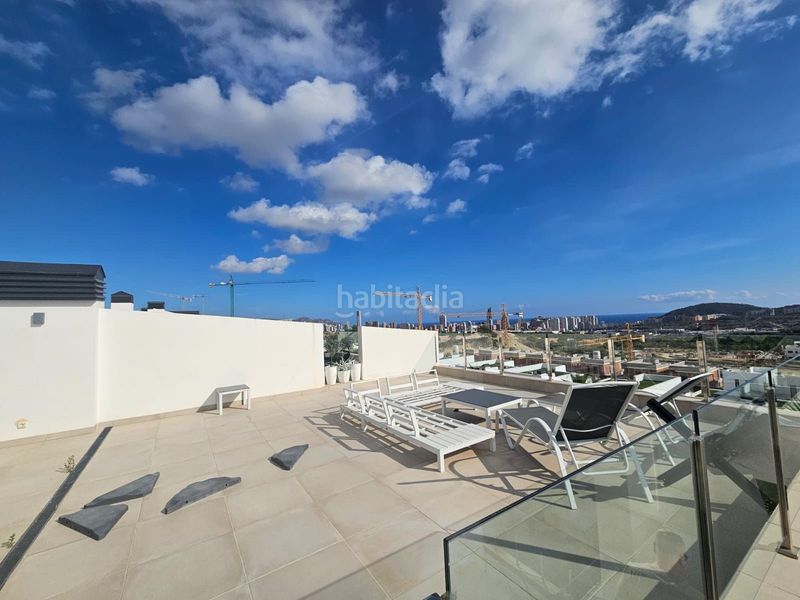 Foto d5ee21ca-b662-4e1e-9c1b-779af1f28e7b. Lloguer àtic amb calefacció piscina a balcón de Finestrat-terra marina Finestrat