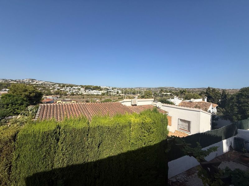 Foto d6c777cc-bcb5-4857-be6d-1706244573ea. Casa amb piscina a Paichi Moraira