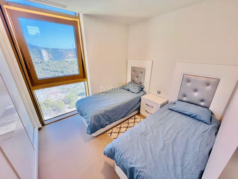 Foto 0a7f9879-df51-42e6-90a2-8d2f34ec85f5. Apartament amb piscina a Playa Poniente Benidorm