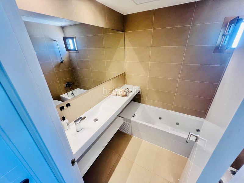 Foto 23c11d99-e757-47f5-b521-d88f97a525fc. Apartament amb piscina a Playa Poniente Benidorm