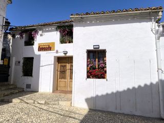 Business premise in Guadalest. Local comercial con potencial para vivienda en venta en el coraz