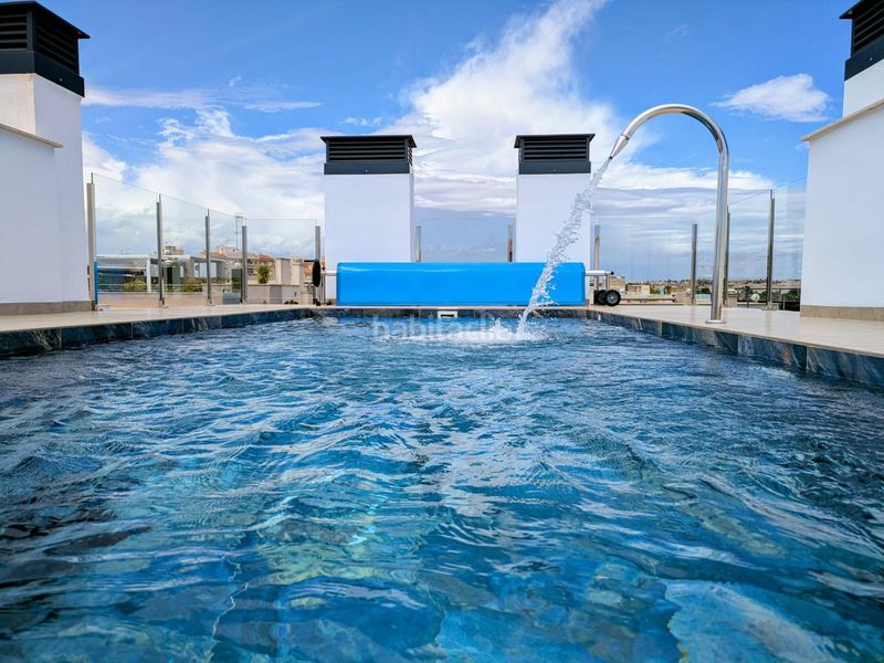 Foto e1803410-fa6a-44b4-98cc-7b04329ca076. Apartament amb piscina a Antonio Machado Torrevieja