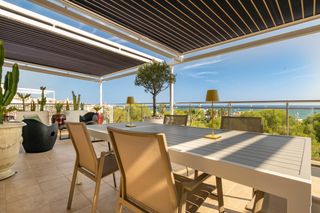 Dachwohnung in Carrer joan maragall 16. Sobreático con ascensor terrazas y vistas al mar en venta en sit