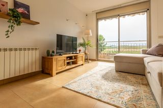 Appartement  Carrer carrer progrés 44. Piso en venta con atardeceres sobre los viñedos