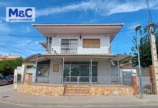 Business premise in Camí del moro 54. Local com. en venta en clará, 4 despachos.