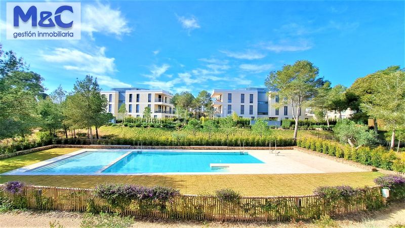 Foto bd42f16a-d950-4e44-b014-8367d78aa38c. Apartament amb aparcament a pla de maset - cap de Salou Salou