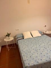 Casa  Calle trajano. Vivienda con patio en venta. alcántara