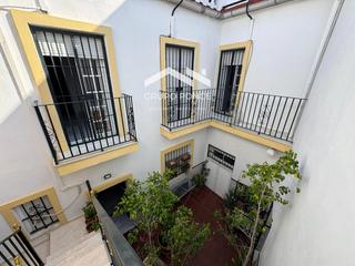Casa en Centro. Magnífica finca en pleno centro de jerez  ideal para inversión o