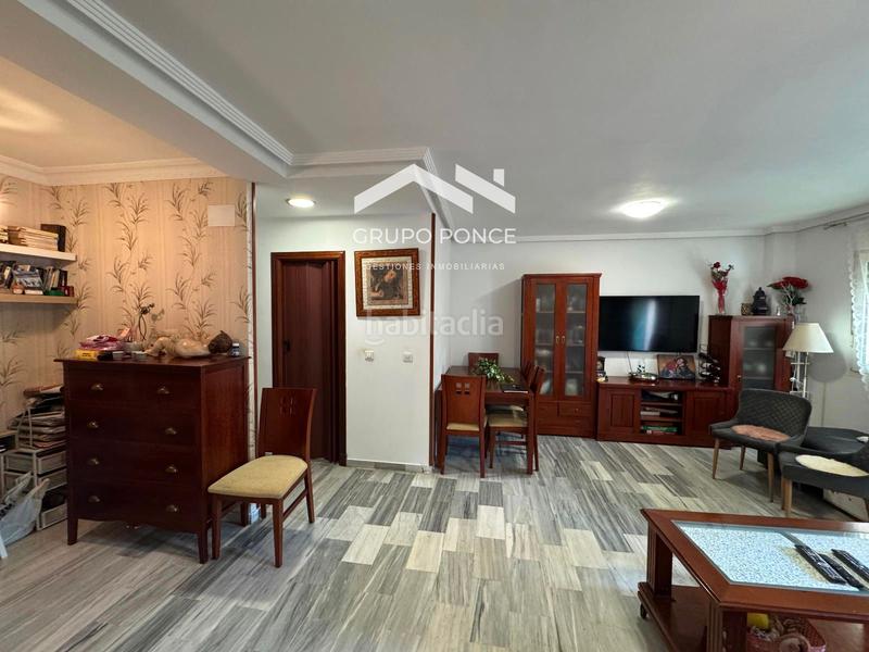 Foto e00e6a6f-9e61-49d9-87cc-50c81fa46401. Piso  de renta libre, 2 habitaciones convertida a 1 y patio. en Jerez de la Frontera