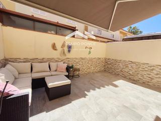Casa a schiera in Caballero Bonald-S. José Obrero-Guadalcacín. Casa unifamiliar zona san jose obrero