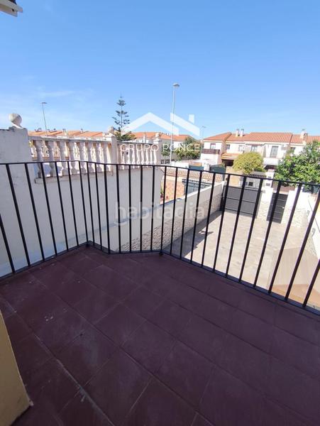 Foto c45a28dd-3d01-41ed-aa6a-7bf3d90ed4f8. Casa adossada a Caballero Bonald-S. José Obrero-Guadalcacín Jerez de la Frontera