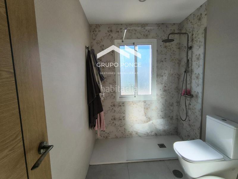 Foto 3eb968ba-0e92-4755-8c0f-be00eeffa3c5. Casa adossada amb aparcament a Caballero Bonald-S. José Obrero-Guadalcacín Jerez de la Frontera