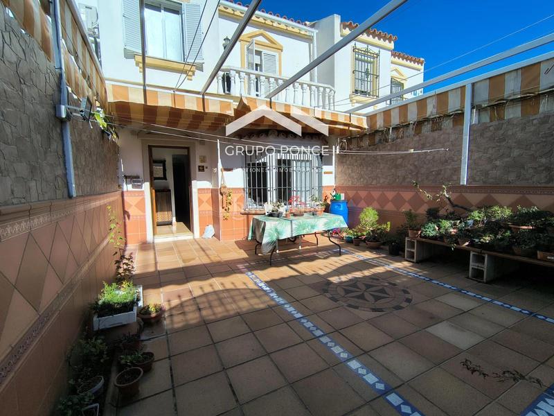 Foto 88d0faa1-4659-4323-9bbe-81267b1e3190. Casa adossada amb aparcament a Caballero Bonald-S. José Obrero-Guadalcacín Jerez de la Frontera