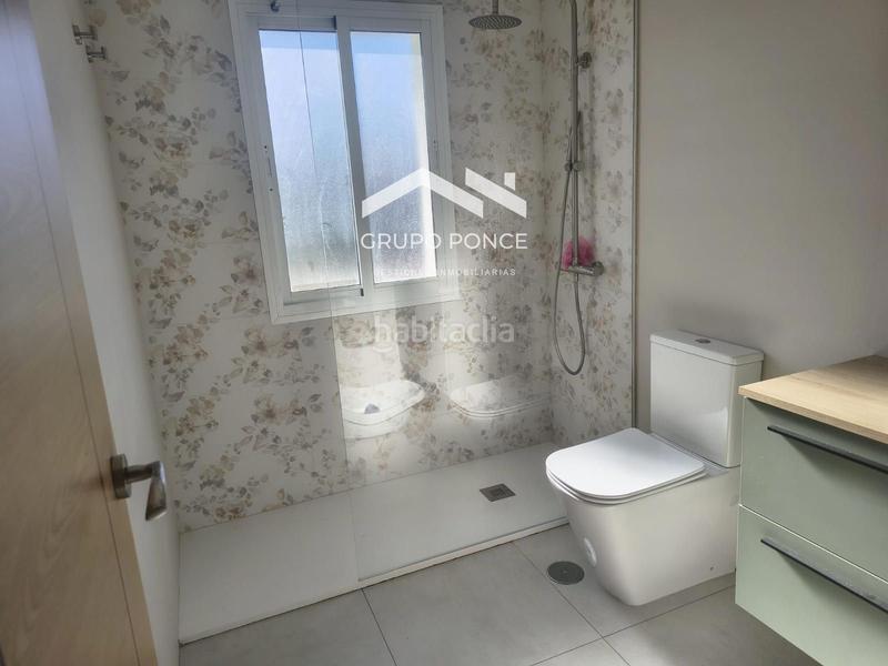 Foto adb91d22-4b1a-40a1-bff8-0310ceb4aaad. Casa adossada amb aparcament a Caballero Bonald-S. José Obrero-Guadalcacín Jerez de la Frontera