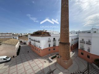 Pis a Centro. Fantástico piso en pleno centro junto a los claustros de santo d
