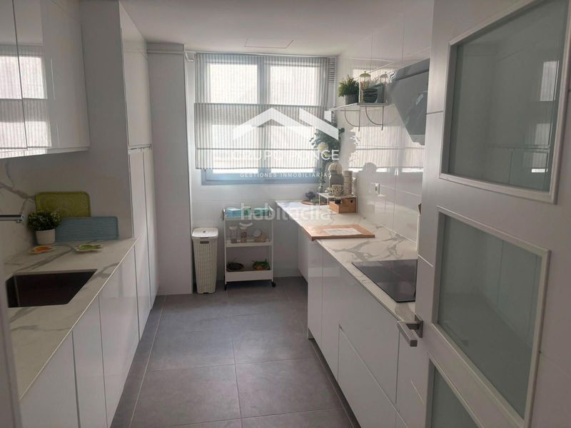 Foto e5dd8538-ef83-4f3e-b34f-b4549edb3d76. Pis amb aparcament piscina a Caballero Bonald-S. José Obrero-Guadalcacín Jerez de la Frontera
