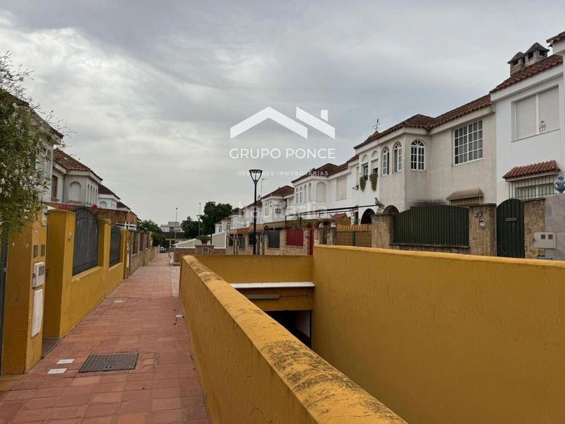 Foto 0cd823f8-3e4c-4906-8f06-5b31163fc74e. Casa adossada amb aparcament a Puertas del sur - Guadabajaque Jerez de la Frontera