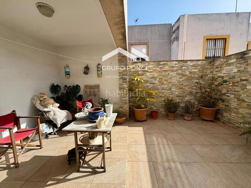 Foto c8280620-5667-4c9b-9581-ef665a49c0da. Casa adossada amb aparcament a Puertas del sur - Guadabajaque Jerez de la Frontera