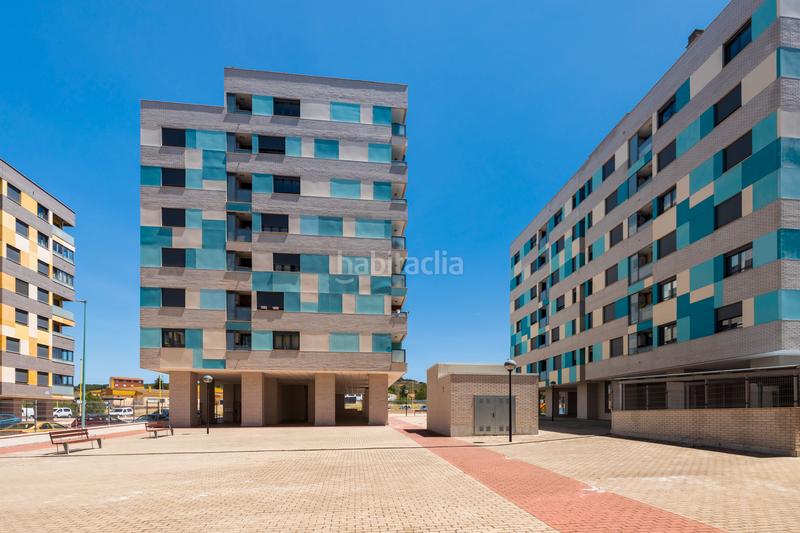 Foto f45abb9b-c37e-40ad-8a96-4ea00c26aa98. Lloguer pis a calle santo tomás 59 a Puente Castro León