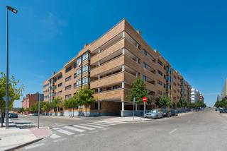 Parking coche en Calle de juan gris 3