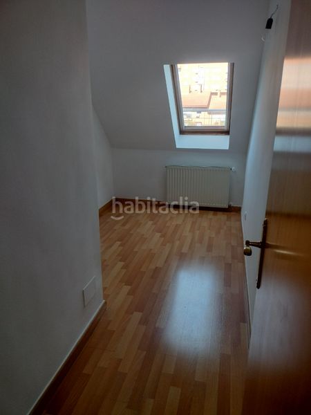Foto 7088cdf8-bdbf-42d4-9170-c22394121e4a. Dúplex a calle de berrocal 52 a Butarque Madrid