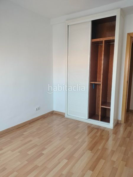 Foto d0bb4ee5-bcb2-41d4-99b7-f5f5009b9370. Dúplex a calle de berrocal 52 a Butarque Madrid