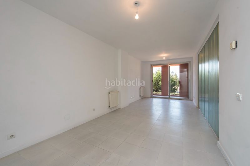 Foto afb59159-b242-4ad4-933d-9011e3ed905a. Pis a calle de berrocal 52 a Butarque Madrid