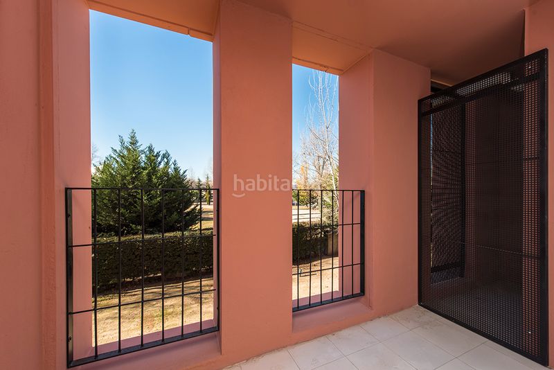 Foto b7839896-d748-4a89-8fb1-8b578dfb84a8. Pis a calle de berrocal 52 a Butarque Madrid