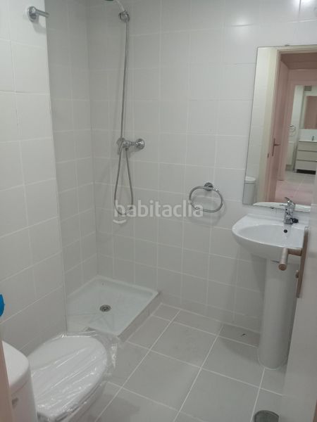 Foto 003695b8-8c8b-4eb8-90e1-d442e57ed0fb. Piso en calle de berrocal 52 en Butarque Madrid