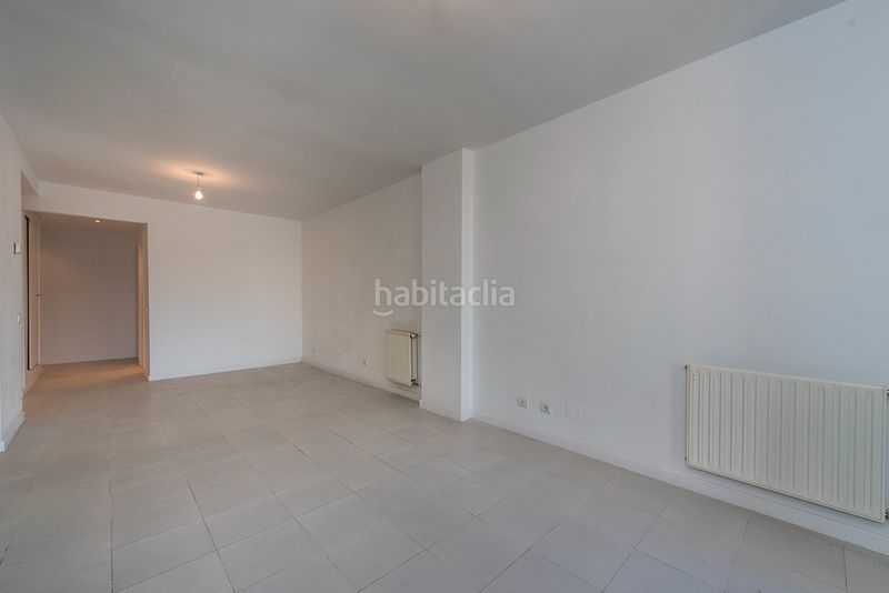 Foto 1bb6c1b4-9057-4d4d-953d-7a1cf843e945. Piso en calle de berrocal 52 en Butarque Madrid
