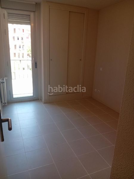 Foto 3c0ef392-86b5-4cd7-83f3-f211abbc6d75. Piso en calle de berrocal 52 en Butarque Madrid