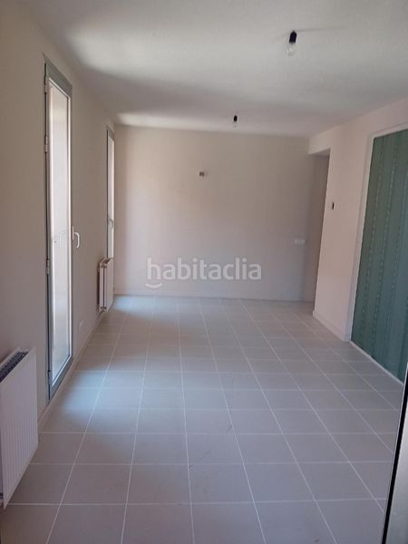 Foto bcb98a6f-0c9c-4afa-93af-fb9e92942e36. Piso en calle de berrocal 52 en Butarque Madrid