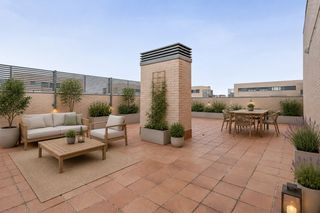 Flat in Calle alameda del valle 22