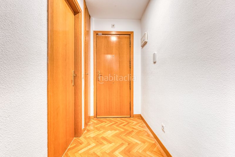Foto ab2d4824-b042-474a-8b16-d6849e4f11b1. Pis a calle del péndulo 3 a Valdebernardo-Valderribas Madrid