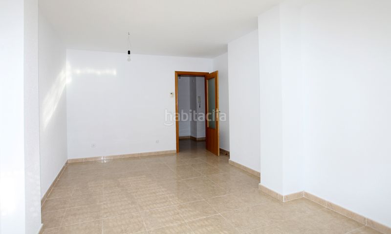 Foto a249377e-e20b-4517-9dd9-58eda8e95705. Piso en avenida de los planetas 25 en Parla este Parla