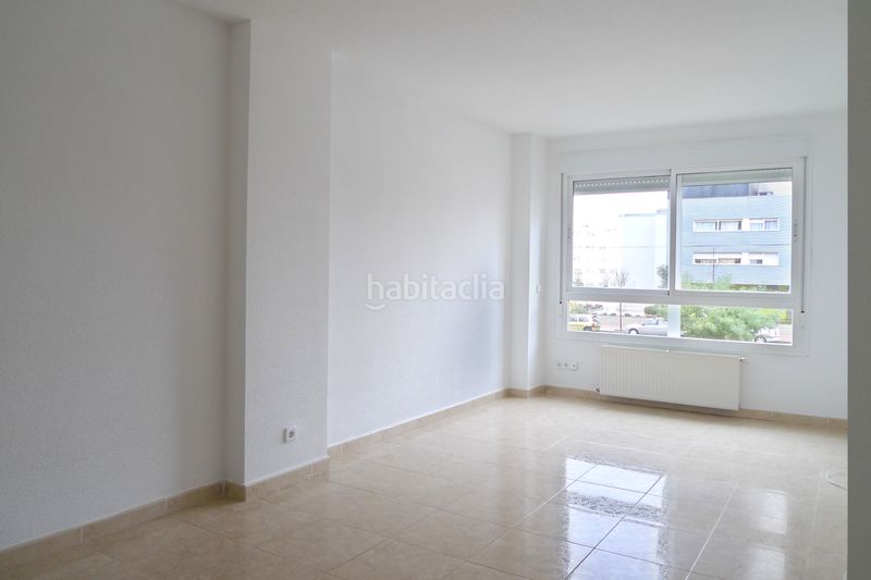 Foto b927e055-4c9a-49d9-8074-3d740eb5bd80. Piso en avenida de los planetas 25 en Parla este Parla