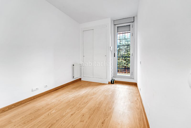 Foto 395e2de0-2c37-46f3-b7b8-53d83e3f07aa. Pis a calle de berrocal 56 a Butarque Madrid