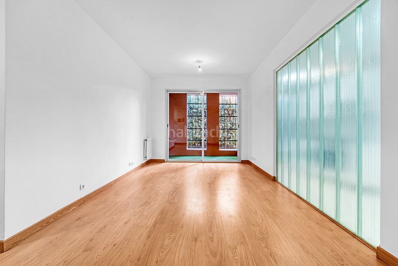 Foto 90a06da7-5aac-4380-8db6-fbd128d23bad. Pis a calle de berrocal 56 a Butarque Madrid