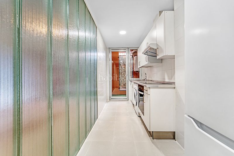 Foto deb0978f-83f4-4ba2-af36-b9059de9e132. Pis a calle de berrocal 56 a Butarque Madrid