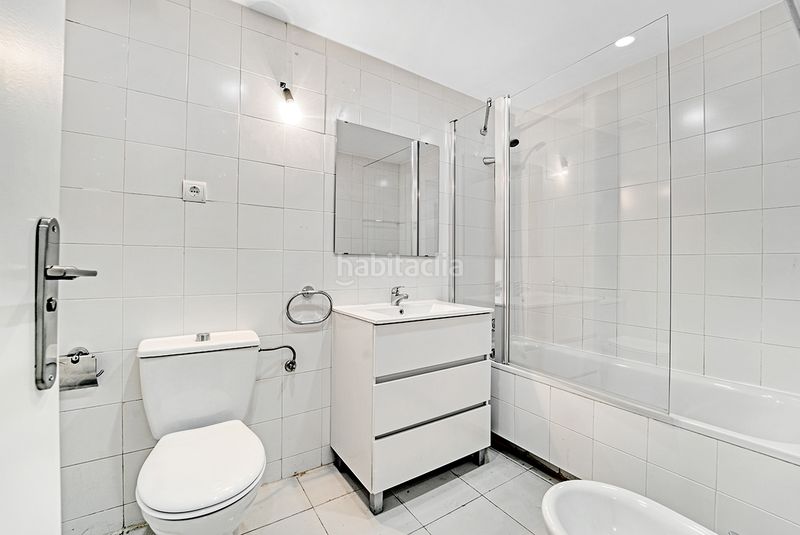 Foto fa46c867-d824-49f0-b20e-4b17126ec175. Pis a calle de berrocal 56 a Butarque Madrid