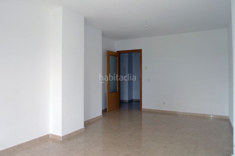 Foto f5c3e7bb-e86b-4b58-8441-7fba15ab4f0a. Pis amb aparcament piscina a Parla este Parla