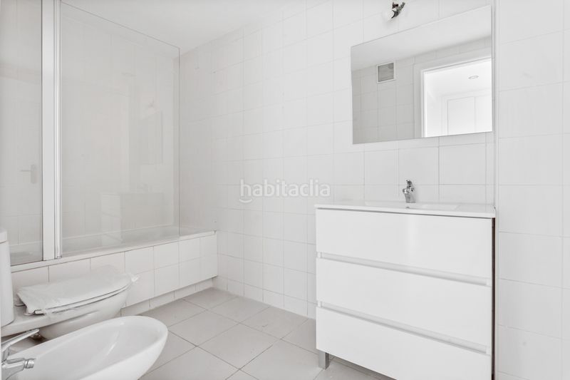 Foto de1dad64-07e3-408e-a644-f062c6367fc8. Piso en calle de berrocal 56 en Butarque Madrid