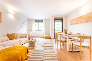 Flat in Calle Martín Muñoz de las Posadas 7