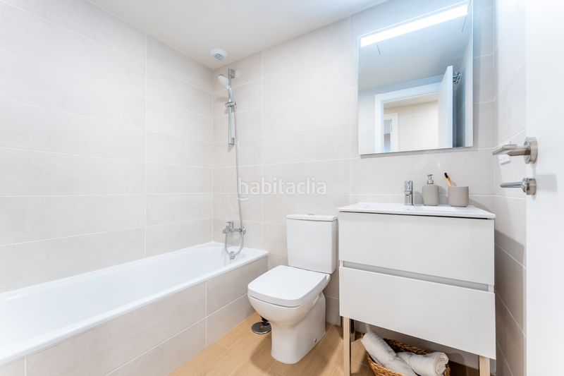 Foto c4682dad-f8dd-4a03-aa1c-9ce4ae9805a2. Appartamento in avenida de las ciencias 39 in colores - entreparques Sevilla